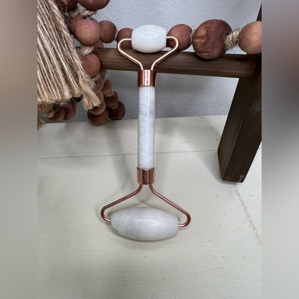 Brand New-Natural Jade Roller for Face